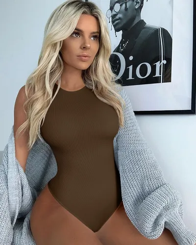 Vista 5 de OQQ Body de 3 piezas para mujer, sexy, acanalado, sin mangas, con cuello halter, sin mangas
