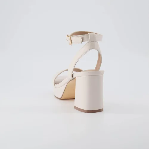 Vista 5 de CUSHIONAIRE Sandalia de vestir con plataforma Cherry para mujer + espuma viscoelástica y anchos disponibles