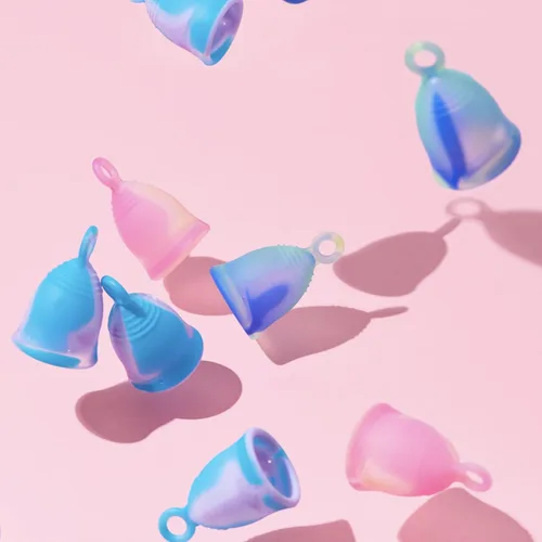 Vista 3 de Peachlife Mini anillo de copa menstrual – Pequeño, firmeza media Fácil extracción con vástago de bucle Melocotón de silicona reutilizable