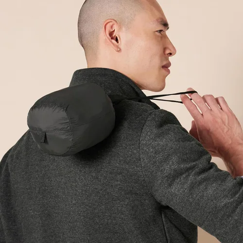 Vista 4 de Tienda Essentials - Chaleco para hombre acolchado, ligero y resistente al agua, incluye bolsa para empacarlo