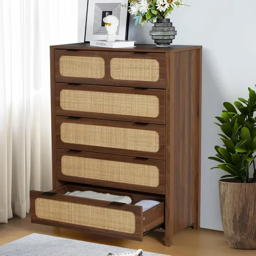 Vista 22 de LEVNARY Cómoda de 5 cajones, cómoda alta de ratán, cómoda de 5 cajones para dormitorio, armario de madera con asas de metal para sala de estar, Negro