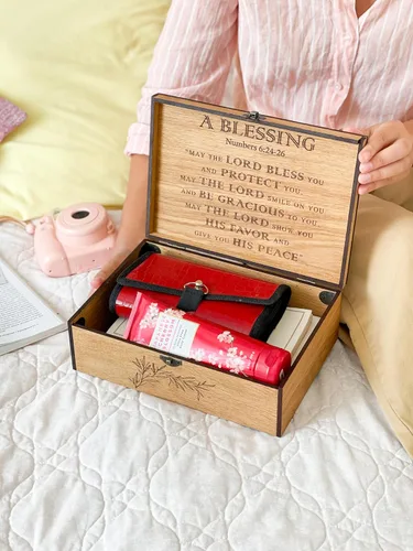 Vista 2 de Personalized wooden name box for memories, keepsake - Christmas gift, present for Him, Boyfriend, Boy, Guy, Groomsmen, Friend for Birthday (Ash tree)