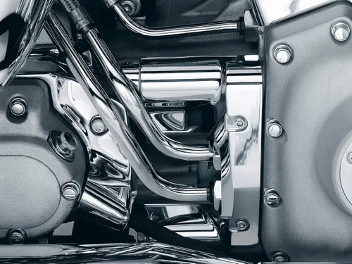Vista 2 de Kuryakyn 8204 Accesorio de acento de motocicleta: línea de aceite de lujo para motocicletas Harley-Davidson Softail 2000-06, cromo