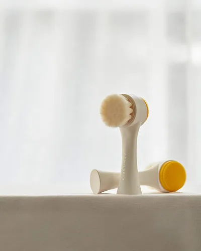 Vista 3 de APRILSKIN Cepillo de poros de limpieza dual