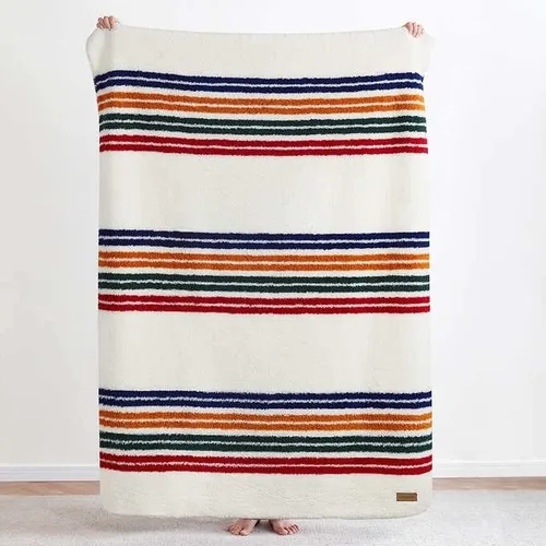 Vista 3 de Pendleton Manta de forro polar Sherpa (Pine Island Ivory), 50 x 70 pulgadas