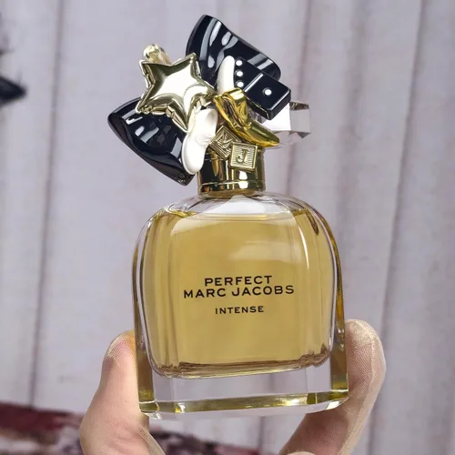 Vista 4 de Marc Jacobs Perfect Intense Eau de Parfum – Woody Floral Women's Perfume – With Notes of Daffodil, Jasmine, Roasted Almonds & Sandalwood