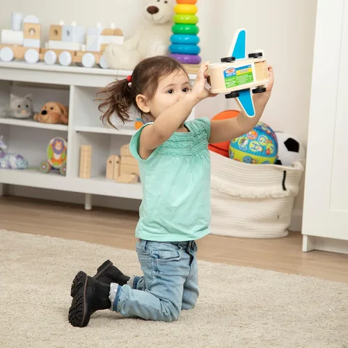 Vista 7 de Melissa & Doug Juego de avión de madera con 4 figuras de juego y 4 maletas