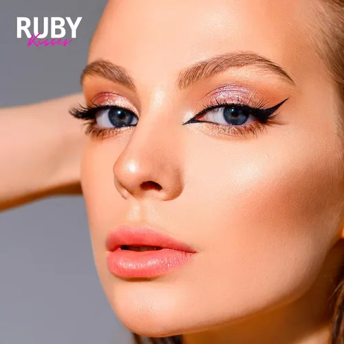 Vista 6 de Ruby Kisses Delineador de ojos impermeable 24HR Eye Define (1 unidad, muy negro)