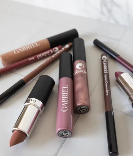 Vista 4 de Gabriel Cosmetics Brillo de labios, brillo de labios natural, sin parabenos, vegano, sin gluten, sin crueldad, sin OMG, alto rendimiento y larga