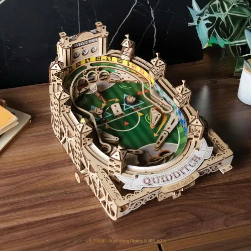 Vista 8 de UGEARS mecánico de madera 3D rompecabezas modelo Quidditch Pinball Kit de construcción