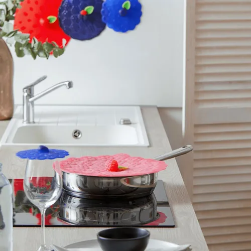 Vista 4 de Charles Viancin Juego de 2 tapas herméticas de silicona para bebida de arándanos, color azul