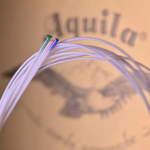Vista 4 de Aquila Nuevo Nylgut AQ-15 - Cuerdas para ukelele tenor - Wound Low G - 1 juego de 4