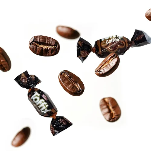 Vista 3 de Toffix Masticables de café, caramelos masticables suaves rellenos en el centro, 250 piezas de bocadillos envueltos individualmente para niños