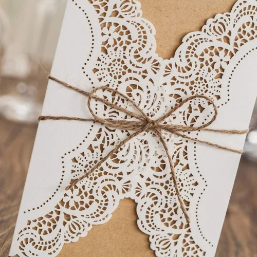 Vista 5 de Hosmsua 50 invitaciones de boda florales rústicas blancas personalizadas con lazo de cuerda de cáñamo
