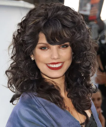 Vista 8 de GNIMEGIL Pelucas cortas y rizadas para mujer, peluca suave y rizada castaño rojizo con flequillo, resistente al calor, pelo sintético grande