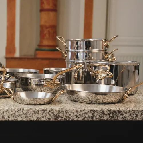 Vista 4 de Mauviel M'Cook B - Sartén redonda de acero inoxidable con asas de latón, 7.9 pulgadas, fabricada en Francia