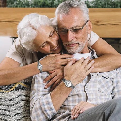 Vista 8 de Lancardo Reloj de pulsera con correa elástica para hombres y mujeres, fácil de leer, esfera de números grandes, banda elástica para el día