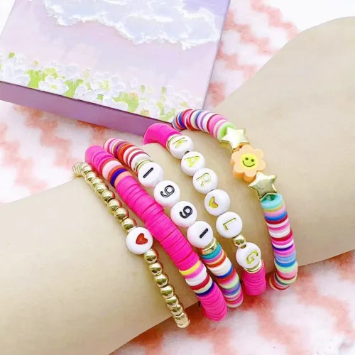 Vista 5 de TGECTP 5 pulseras Karol G, joyería para mujeres y niñas, Arcilla polimérica, Arcilla polimérica