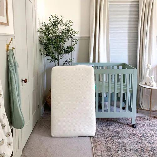 Vista 2 de Colchón para Mini Cuna Newton Baby 24" x 38" - Ultra-Transpirable Comprobado para Reducir el Riesgo de Asfixia, 100% Lavable - Funda Extraíble