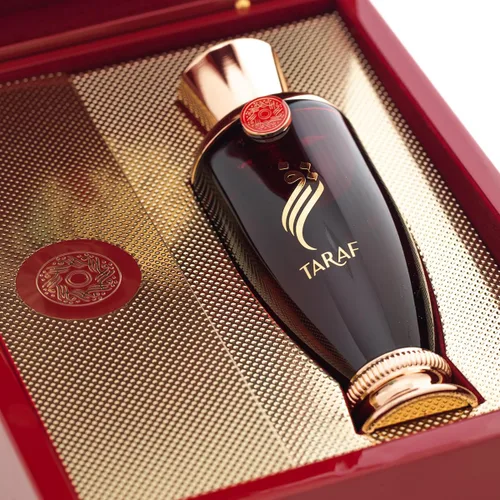 Vista 5 de Arabian Oud TARAF 3.4 fl oz (3.4 oz) Eau de Parfum Unisex Mejorana, Rosa Búlgara, Romero, Cuero y Ámbar Cedro Aromático y Oriental. Apertura