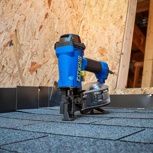 Vista 9 de Estwing ECN45 Clavadora neumática de 15 grados 1-3/4 "bobina para techos con 1/4" NPT accesorio giratorio industrial y bolsa