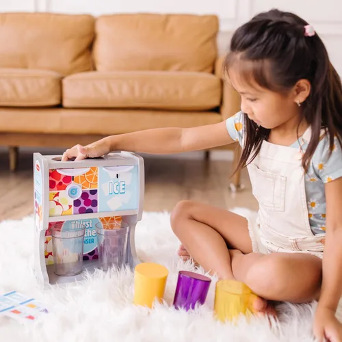Vista 2 de Melissa & Doug - Dispensador de bebidas de madera con tazas, inserciones de jugo, cubitos de hielo (10 unidades)