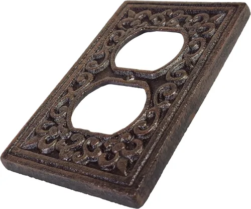 Vista 3 de Lulu Decor, Fleur De Lis - Placa de enchufe de hierro fundido en acabado marrón rústico antiguo