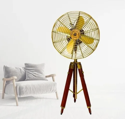 Vista 4 de Ventilador eléctrico con cable hecho a mano de latón antiguo estilo vintage con soporte de trípode ajustable de madera, diseño retro, coleccionable