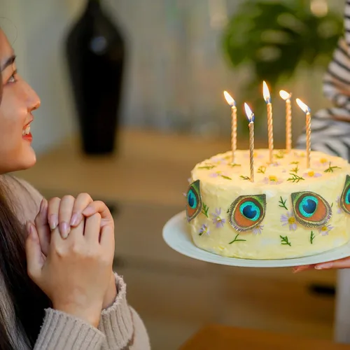 Vista 5 de Plumas comestibles de pavo real, juego de 12, decoraciones para tartas, decoración de cupcakes