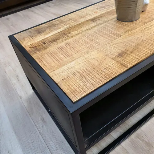 Vista 4 de Mesa de centro de madera retro para almacenamiento y patas de metal para puerta, estilo rústico, madera maciza, estilo industrial, muebles de sala