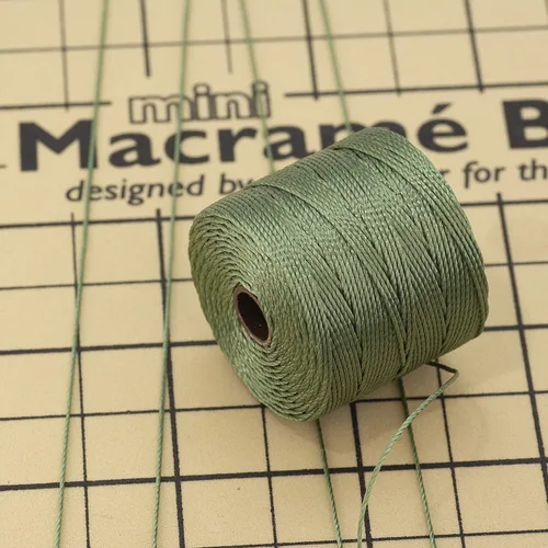Vista 6 de Beadsmith S-Lon #18 - Cordón con 12 carretes (mezcla de bosque), ideal para atar cuentas de ganchillo y joyas de micro macramé