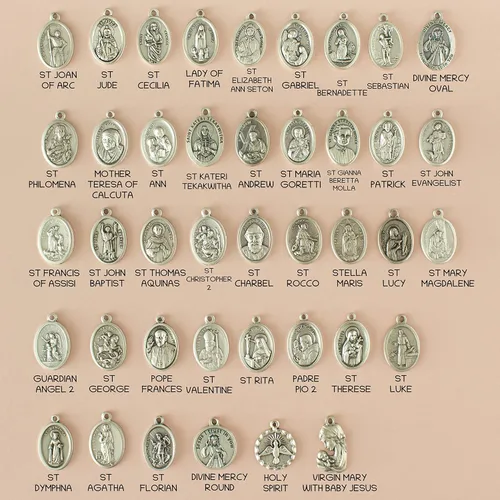 Vista 4 de St Benedict Medallion Medal Chain Stainless Steel Bracelet