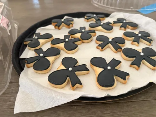 Vista 3 de Cortador de galletas con nudo de lazo de 3.56 pulgadas