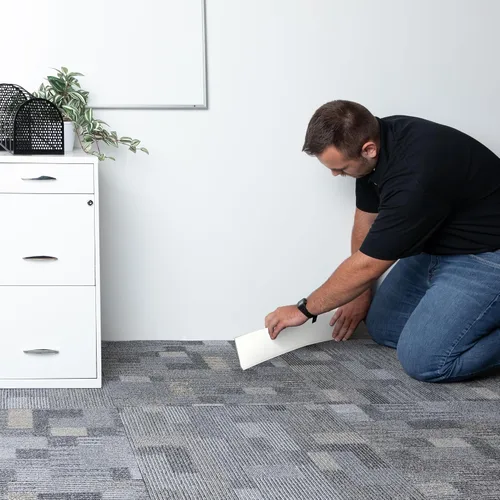 Vista 7 de Mohawk Base de pared de vinilo con respaldo seco en rollo blanco de 4 pulgadas de ancho x 20 pies de largo; un rollo por caja