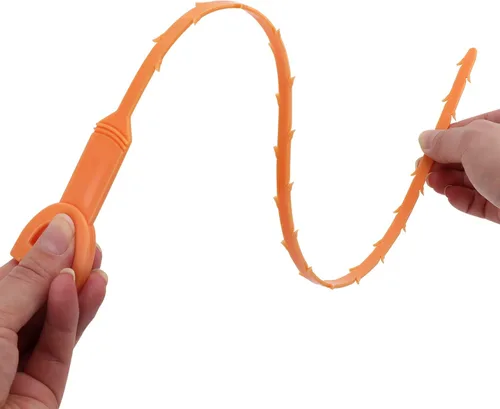 Vista 3 de Amazon Basics Herramienta flexible para eliminar obstrucciones de drenaje, eficaz para la limpieza del cabello y los desechos, 19.6 pulgadas