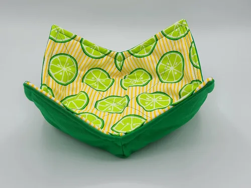 Vista 2 de Cuenco reversible para microondas con diseño de rayas de lima, color amarillo, verde, brillante, ropa de cocina tropical, hecha a mano, inauguración