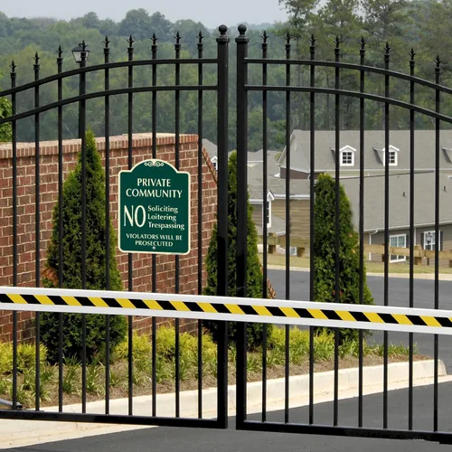 Vista 3 de SmartSign Letrero de diseño "Comunidad privada - No Soliciting Loitering Trespassing, Violators Will Be Prosecuted", 18 x 24 pulgadas, compuesto