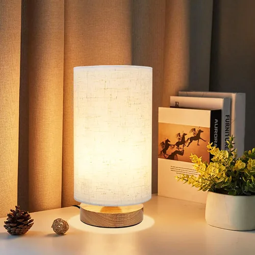 Vista 10 de Lámpara pequeña de mesa de noche con toma de corriente AC, base de madera natural y pantalla de lino, mini lámpara boho linda y acogedora de mesita