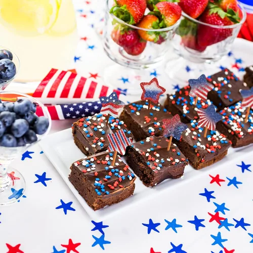 Vista 4 de Fancy Land 500 calcomanías para el 4 de julio, 4 de julio, rollo de estrellas patrióticas para niños, decoración de aula, calcomanías de estrellas