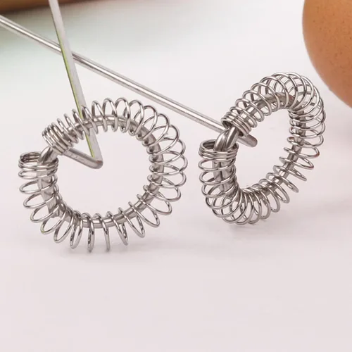 Vista 3 de Batidora eléctrica de mano para mezclar huevos, crema y harina, color negro