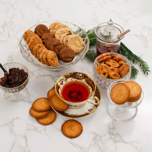 Vista 2 de Cesta de regalo de condolencias más profundas