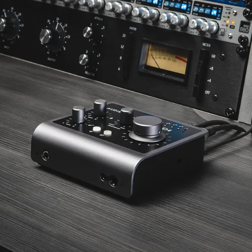 Vista 3 de Interfaz de audio Audient iD4 MKII, preamplificador de micrófono de consola Clase A
